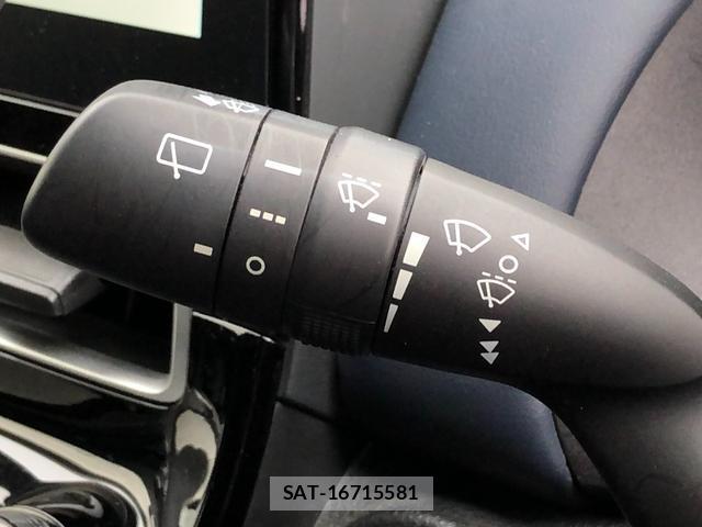 Toyota AQUA 2021-08 8769828-13