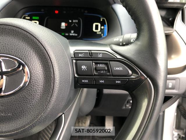 Toyota AQUA 2021-12 8769830-12