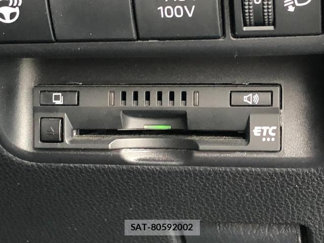 Toyota AQUA 2021-12 8769830-17