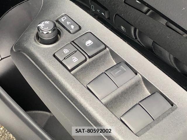 Toyota AQUA 2021-12 8769830-18