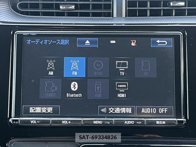 Toyota AQUA 2017-09 8769959-12