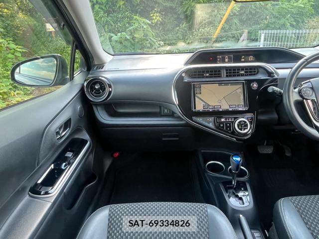Toyota AQUA 2017-09 8769959-5