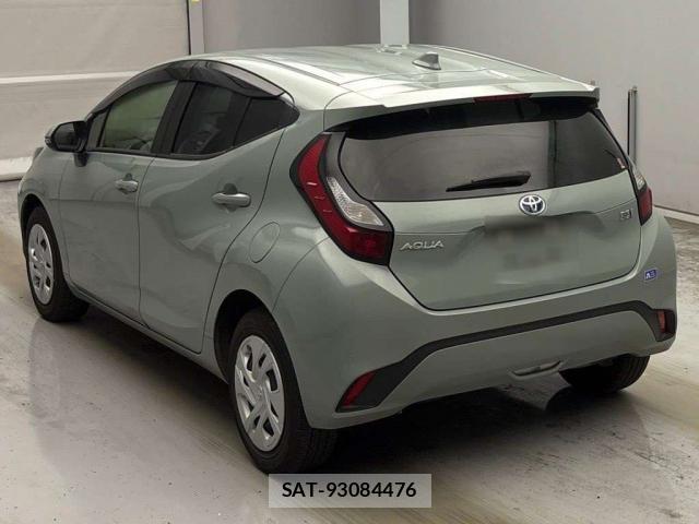 Toyota AQUA 2021-12 8770045-1