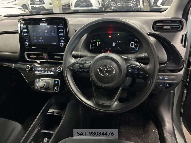 Toyota AQUA 2021-12 8770045-2