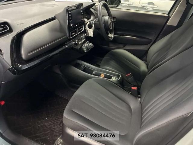 Toyota AQUA 2021-12 8770045-3