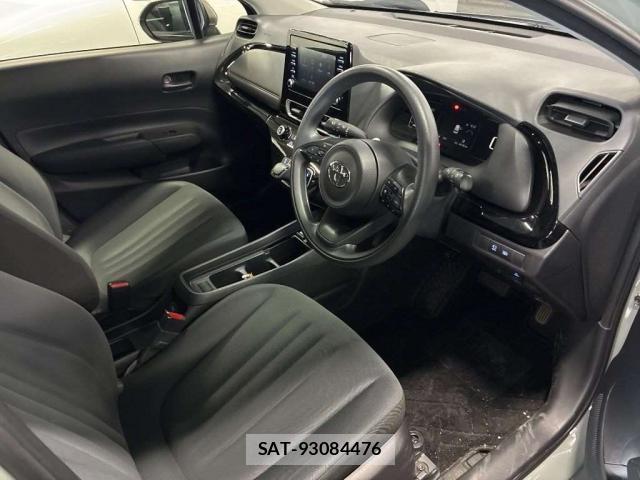 Toyota AQUA 2021-12 8770045-8