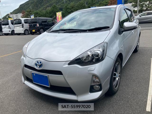 Toyota AQUA 2013-10 8770086-1