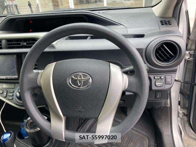 Toyota AQUA 2013-10 8770086-10