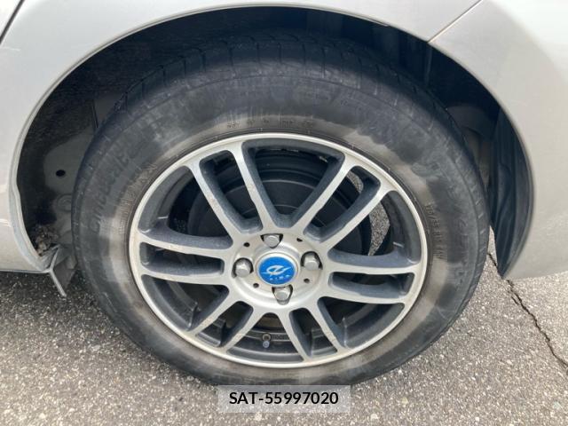 Toyota AQUA 2013-10 8770086-5