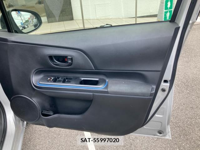 Toyota AQUA 2013-10 8770086-8