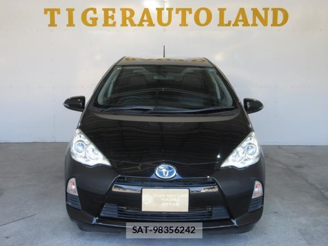 Toyota AQUA 2013-03 8770108-11