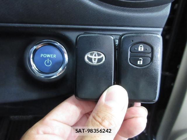Toyota AQUA 2013-03 8770108-2