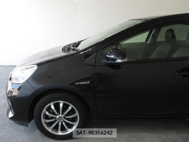 Toyota AQUA 2013-03 8770108-4