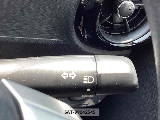 Toyota AQUA 2015-11 8770134-11
