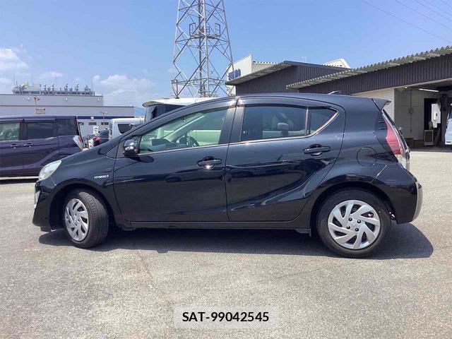 Toyota AQUA 2015-11 8770134-18