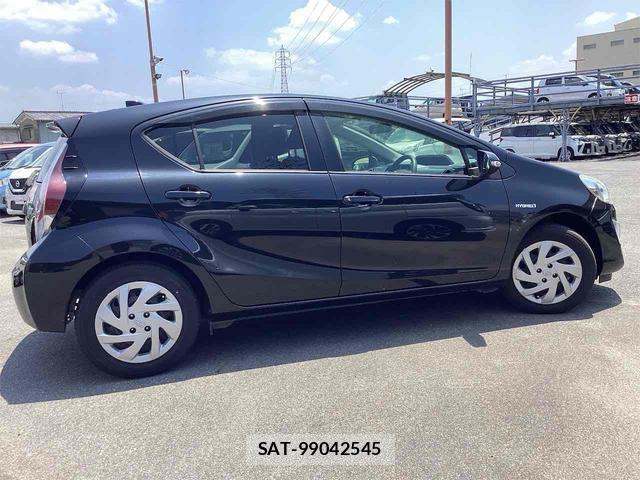 Toyota AQUA 2015-11 8770134-3