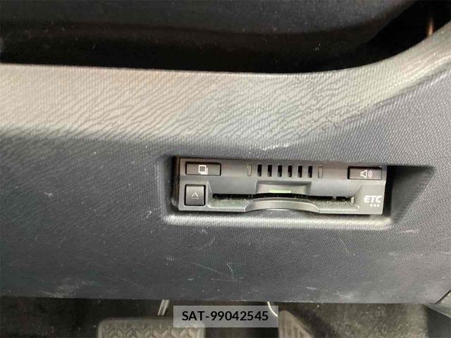 Toyota AQUA 2015-11 8770134-9