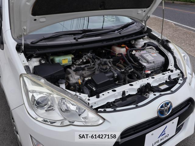 Toyota AQUA 2015-10 8770200-4