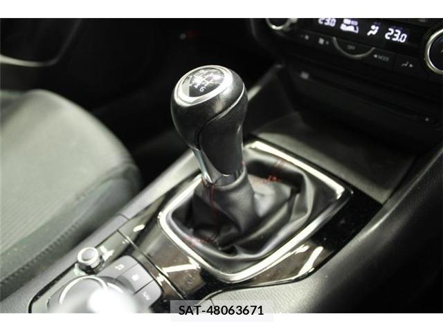 Mazda AXELA SPORT 2014-04 8768764-4