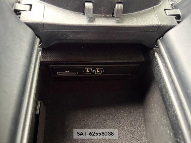 Mercedes Benz C-CLASS 2016-01 8769953-4