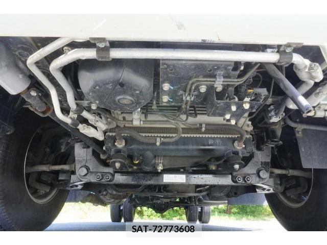 MITSUBISHI FUSO CANTER 2019-06 8769204-12