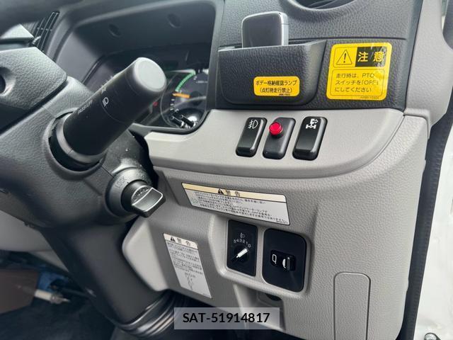 MITSUBISHI FUSO CANTER 2022-10 8769996-3