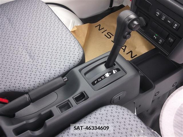 Nissan CLIPPER TRUCK 2026-03 8769099-12