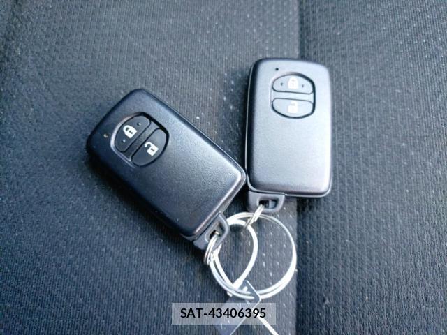 Toyota COROLLA AXIO 2021-09 8768953-14