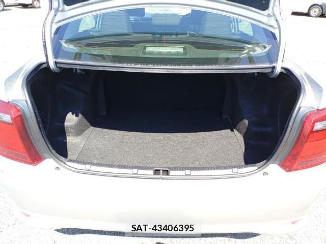 Toyota COROLLA AXIO 2021-09 8768953-7