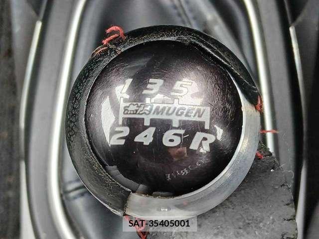 Honda CR-Z 2011-03 8769943-14