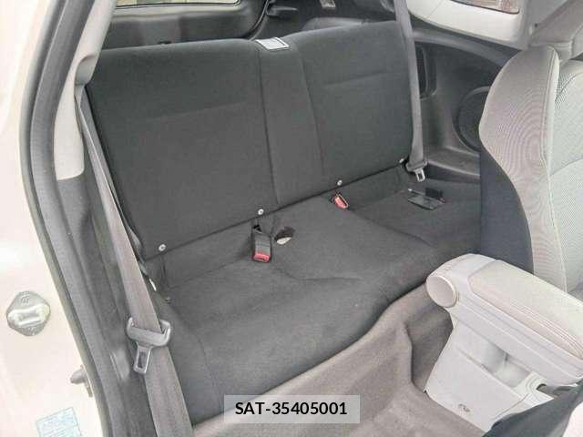 Honda CR-Z 2011-03 8769943-6