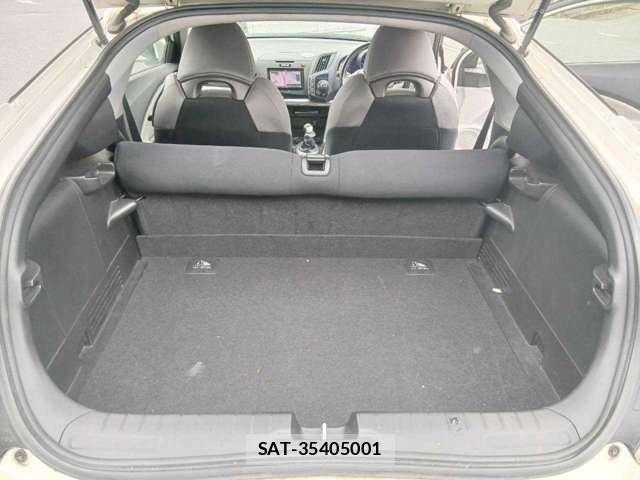 Honda CR-Z 2011-03 8769943-7