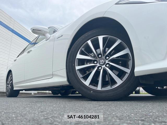 Toyota CROWN HYBRID 2018-12 8769439-13