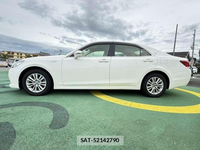 Toyota CROWN HYBRID 2013-08 8769982-1