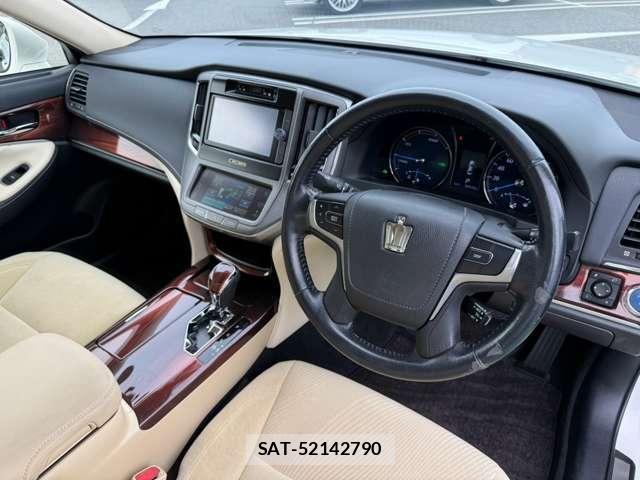 Toyota CROWN HYBRID 2013-08 8769982-13