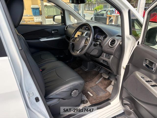 Nissan DAYZ 2015-06 8768890-9