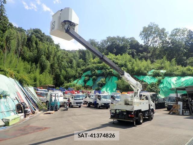 Hino DUTRO 2017-08 8770163-1
