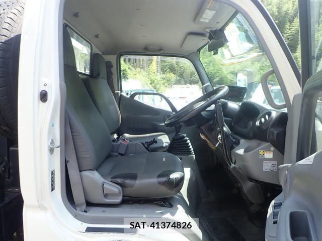 Hino DUTRO 2017-08 8770163-10