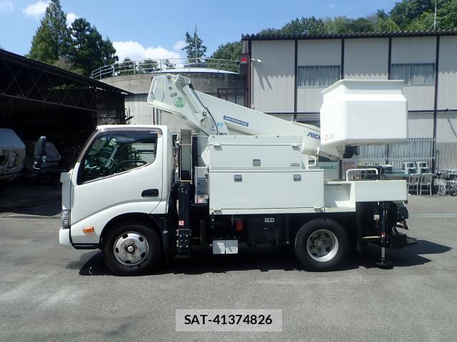 Hino DUTRO 2017-08 8770163-18
