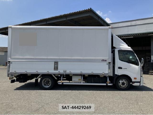 Hino DUTRO 2017 8770203-12