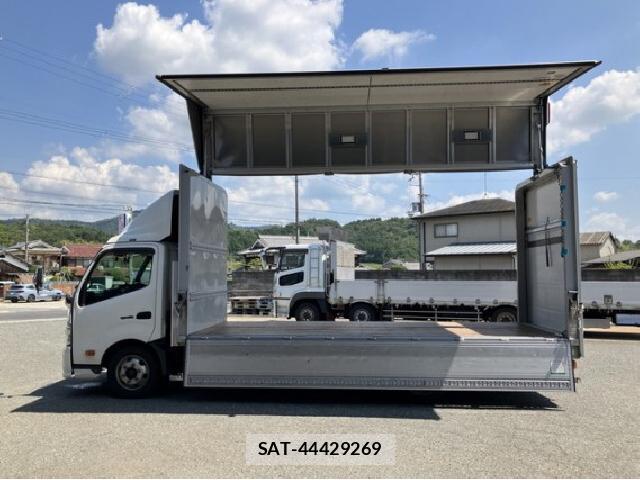 Hino DUTRO 2017 8770203-13