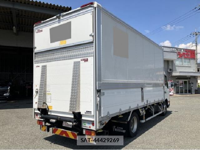 Hino DUTRO 2017 8770203-3