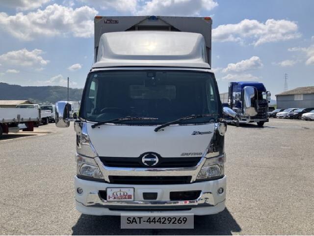 Hino DUTRO 2017 8770203-4
