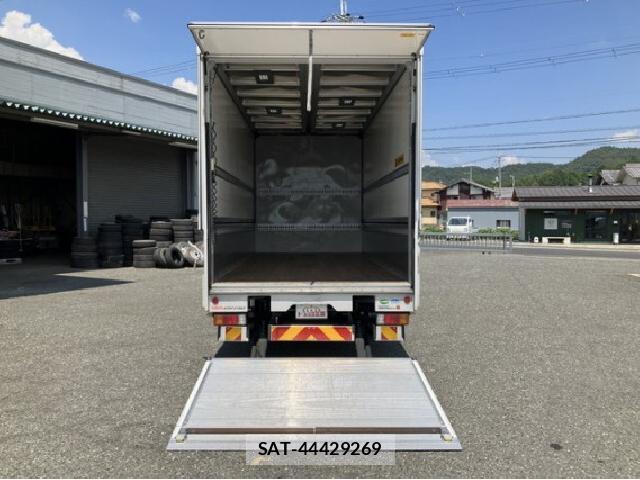 Hino DUTRO 2017 8770203-5