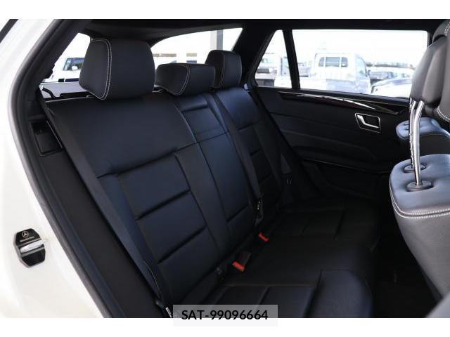 Mercedes Benz E-CLASS 2016-02 8769231-6