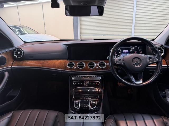 Mercedes Benz E-CLASS 2017-04 8770062-5
