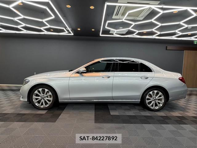 Mercedes Benz E-CLASS 2017-04 8770062-8
