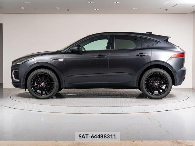 Jaguar E-PACE 2022-02 8769130-14