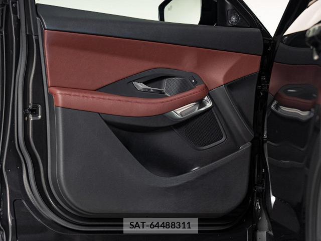 Jaguar E-PACE 2022-02 8769130-19