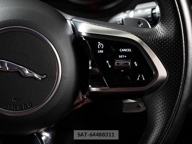 Jaguar E-PACE 2022-02 8769130-4